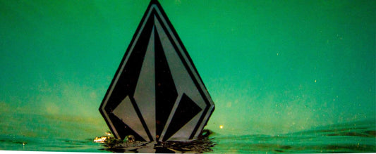 ECO TRUE : LE VOYAGE DE VOLCOM VERS UN NOUVEL AVENIR A COMMENCÉ HUMBLEMENT IL Y A PLUS DE 12 ANS ET N'A CESSÉ D'ÉVOLUER DEPUIS.